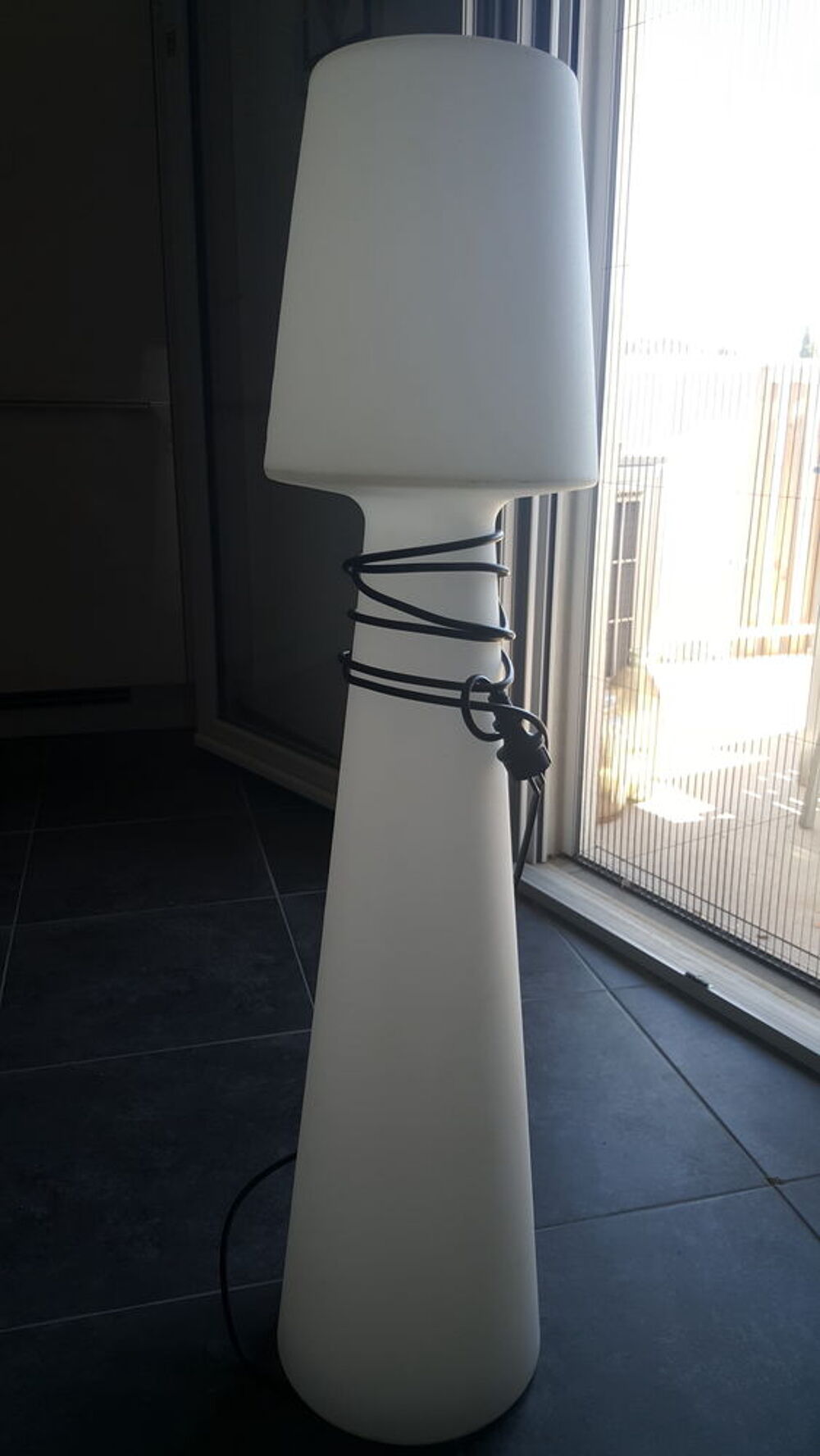 Lampadaire design ext&eacute;rieur blanc Décoration