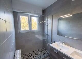  Appartement � louer 3 pi�ces 77 m�