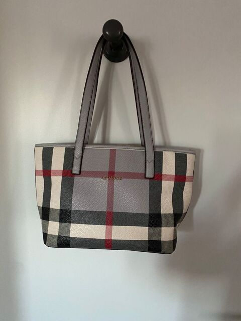 Sac à main rétro de marque LEVIDOR 25 Pierrevillers (57)