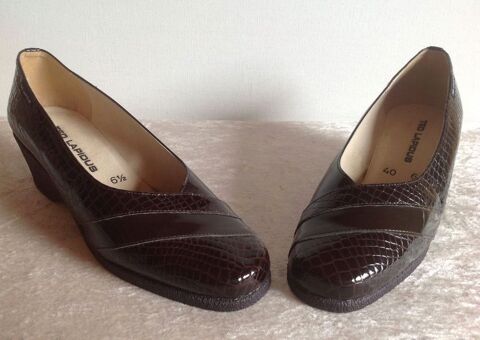 ESCARPINS TED LAPIDUS CUIR TAILLE 40 NEUF Envoi Possible
39 Tr�gunc (29)