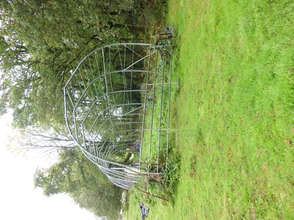 long tunnel de stockage ou maraichage structure en acier Jardin
