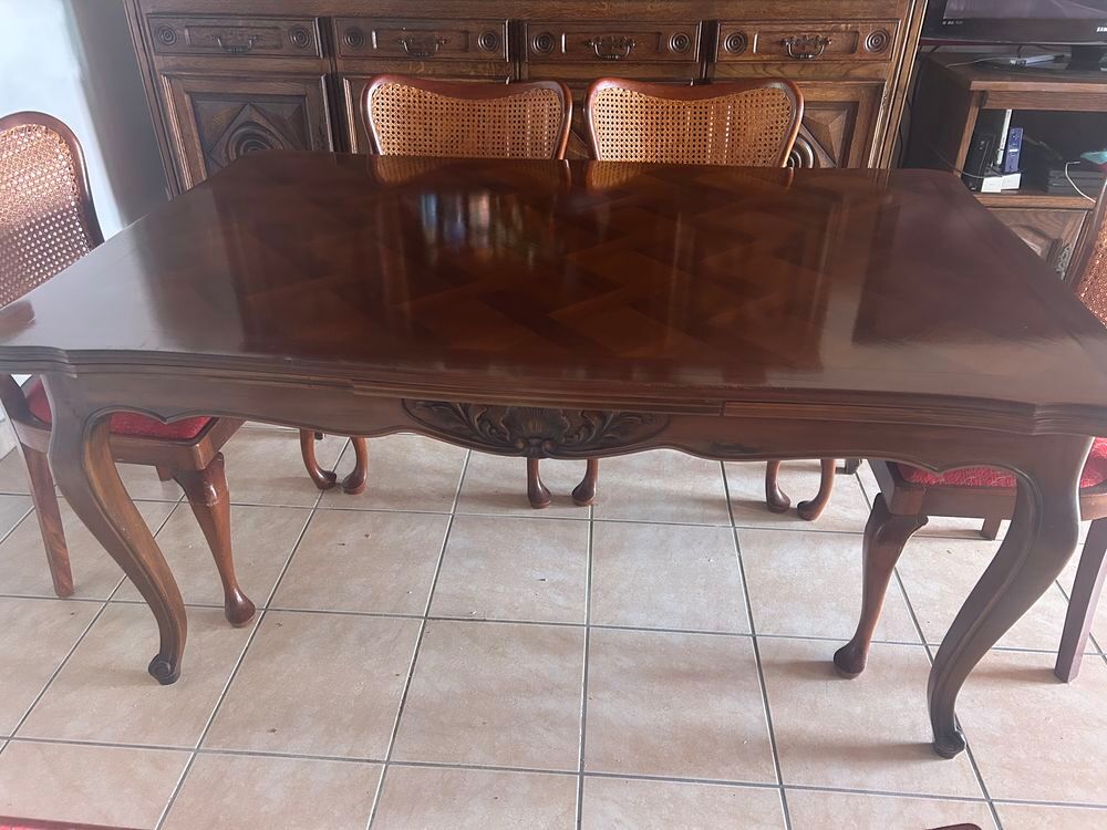 Grande table avec rallonge et 6 chaises Meubles