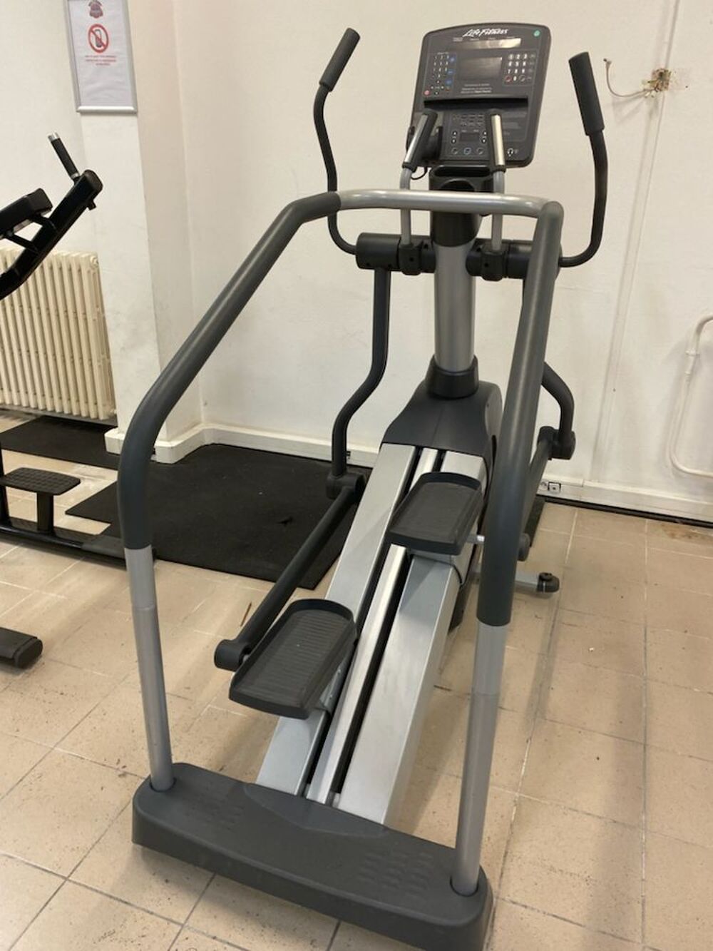 STEPPER SUMMIT TRAINER LIFE FITNESS
Sports