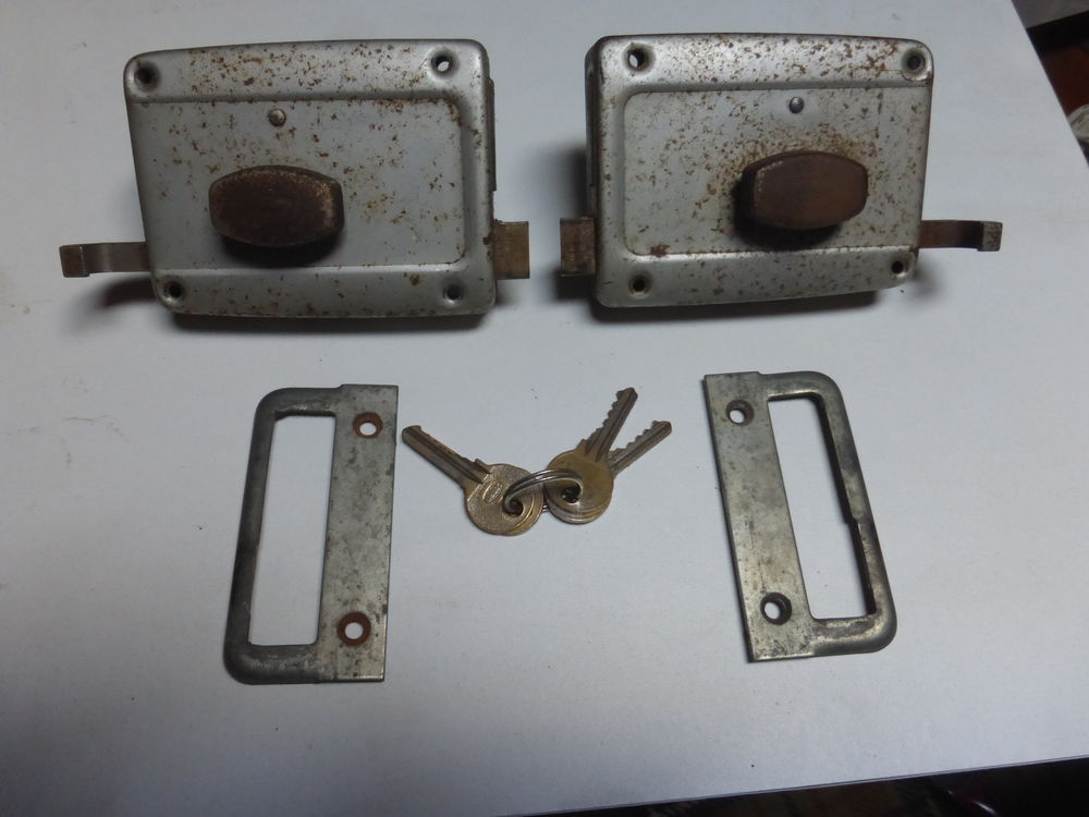 2 serrures de portes coulissantes Bricolage
