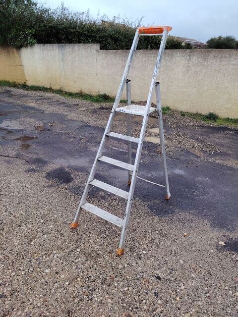 Escabeau TUBESCA pro aluminium 5 marches 105 Saint-Jean-de-Fos (34)