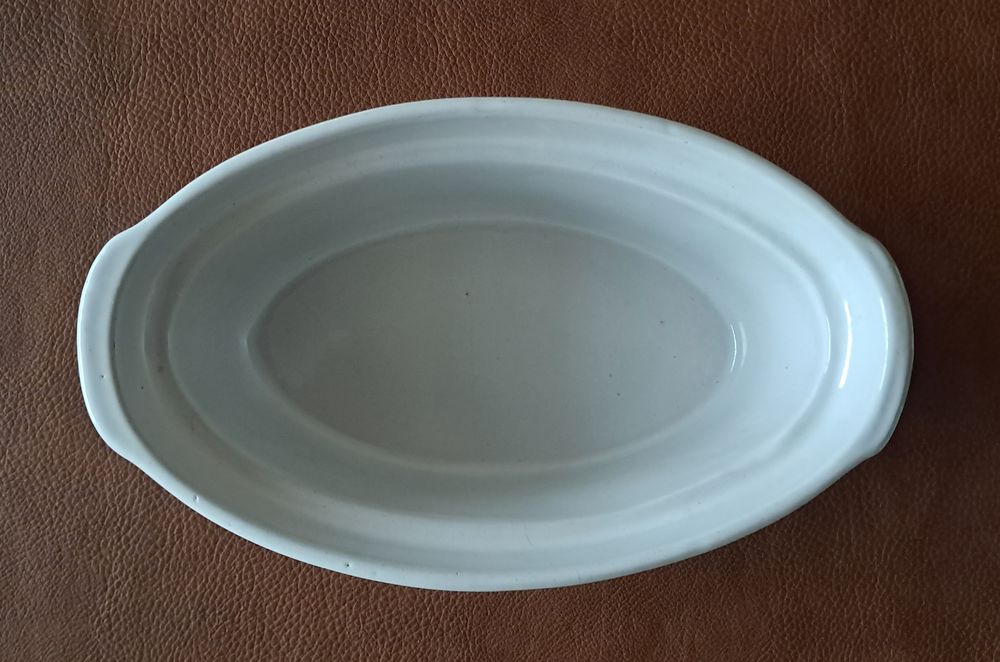 grande terrine en terre cuite &eacute;maill&eacute;e couleur blanche neuve Cuisine