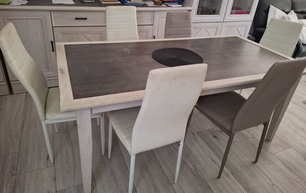 Table &agrave; manger But Camille avec rallonges + 6 chaises Meubles