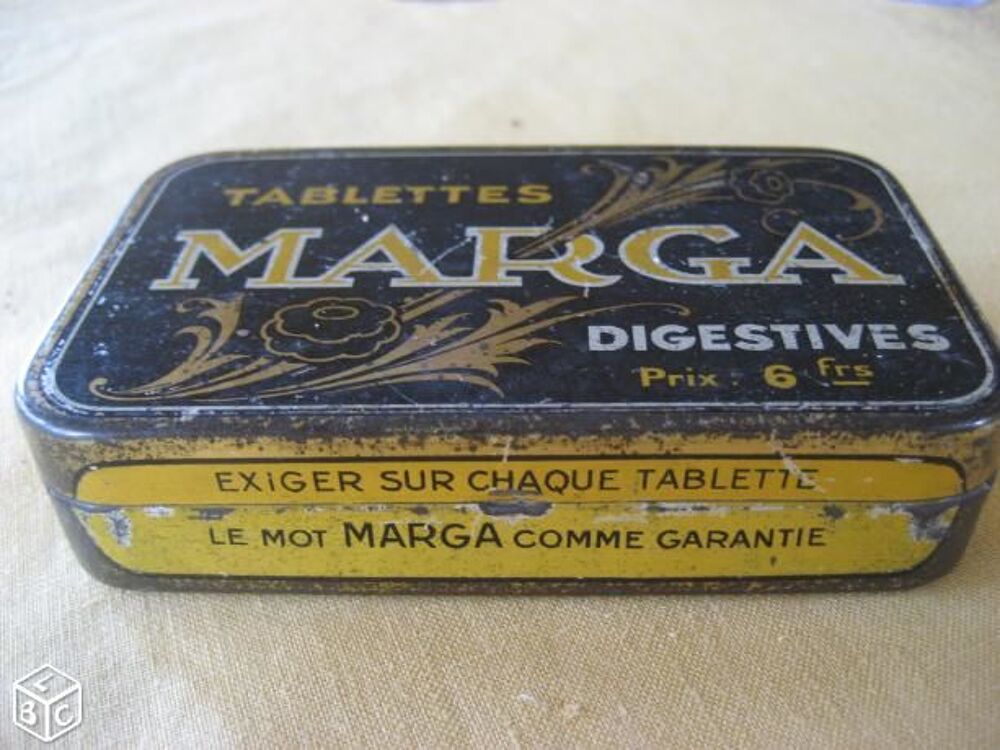 Ancienne boite m&eacute;tal tablettes MARGA 