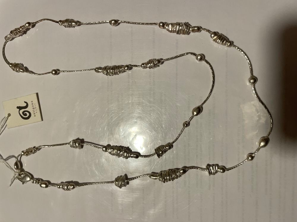 Collier argent&eacute; petits cailloux incrust&eacute;s sur chaineANTIGONA Bijoux et montres
