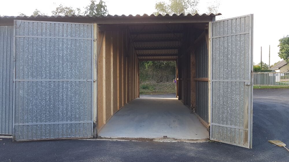 Location Parking/Garage Box bétonné grand volume portes 3m x 3m accès PL 7/7 Janzé