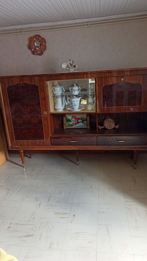 SALLE A MANGER 150 Biollet (63)