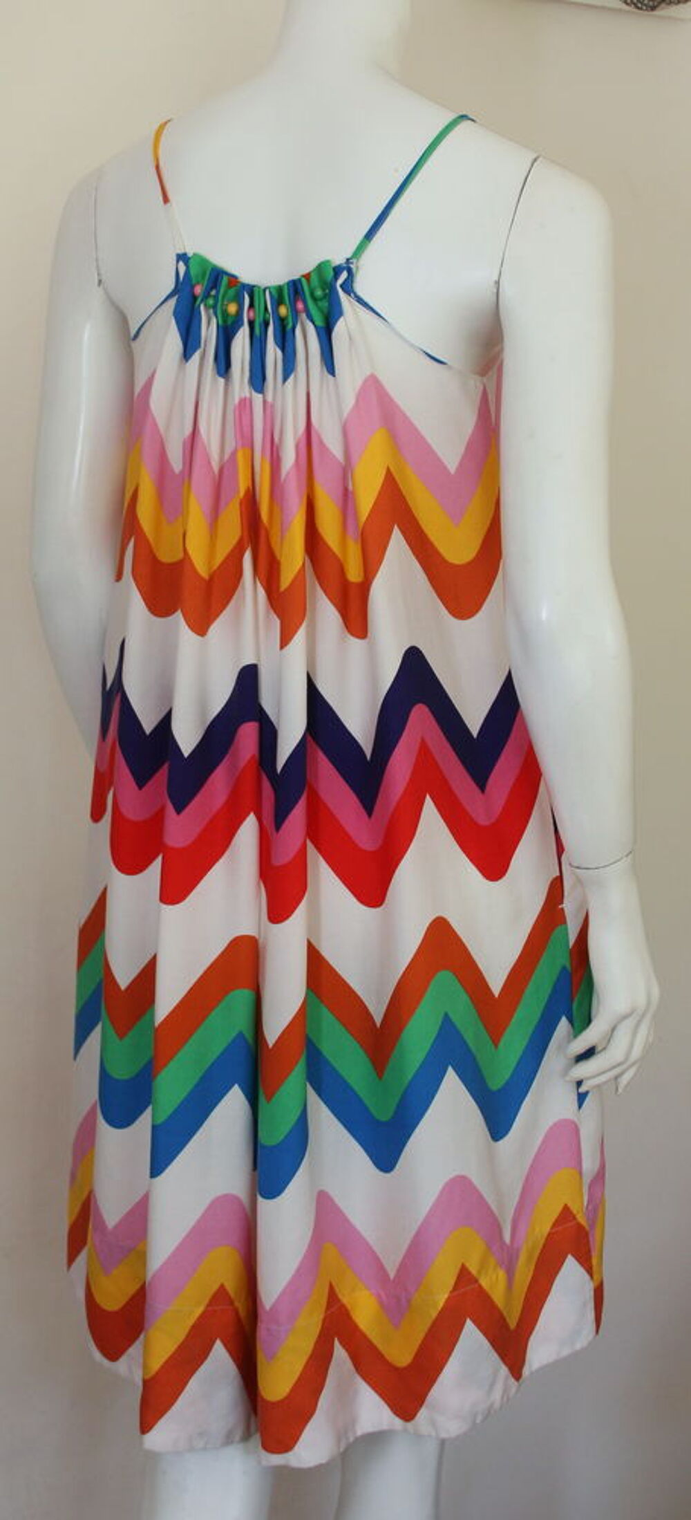 Robe motifs g&eacute;om&eacute;triques STELLA MC CARTNEY T.36
Vêtements