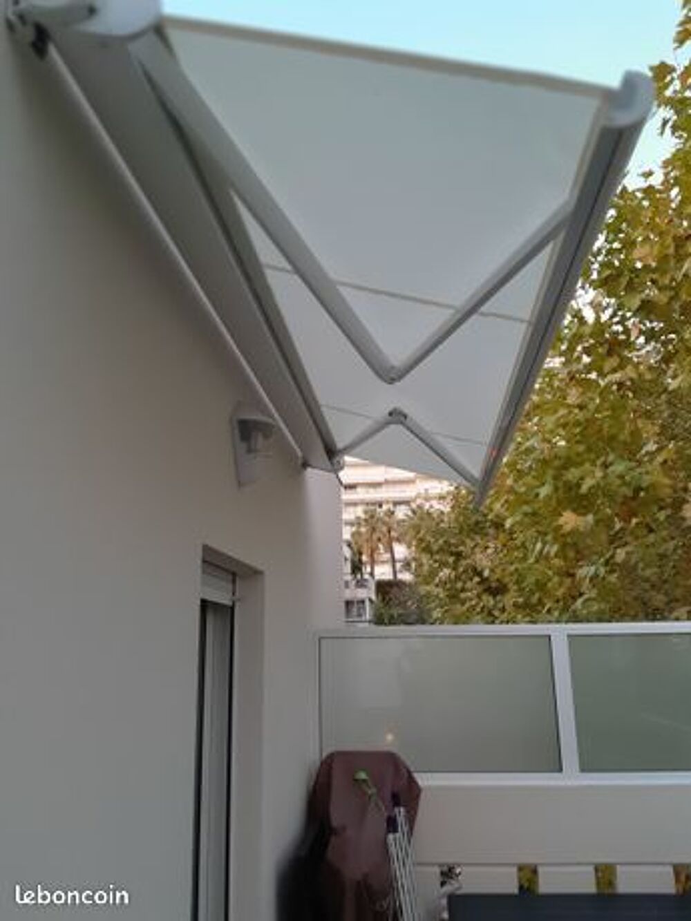 STORE COFFRE ELECTRIQUE Jardin