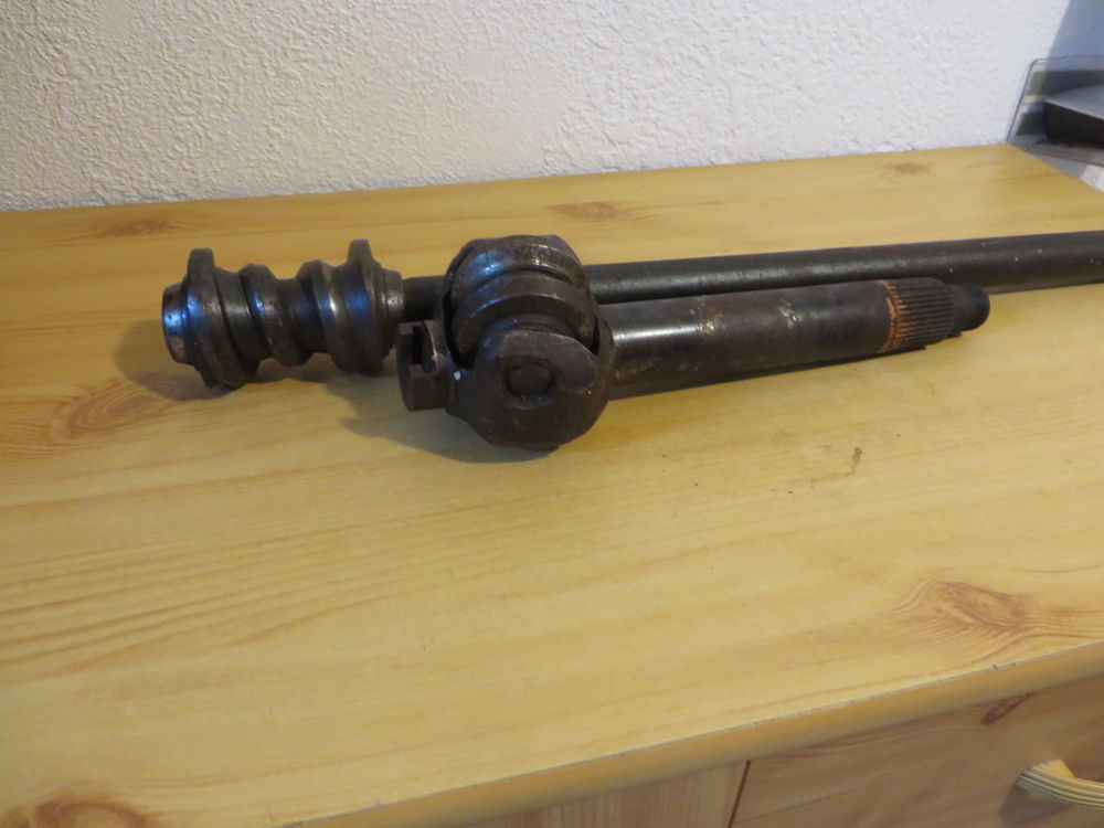 Pi&egrave;ce embrayage et direction pour Renault N70. Bricolage