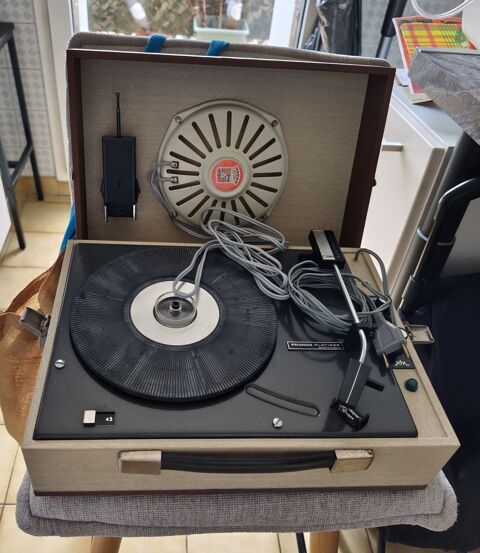 Tourne-disques vintage Franceplatines. 110 Toulouse (31)