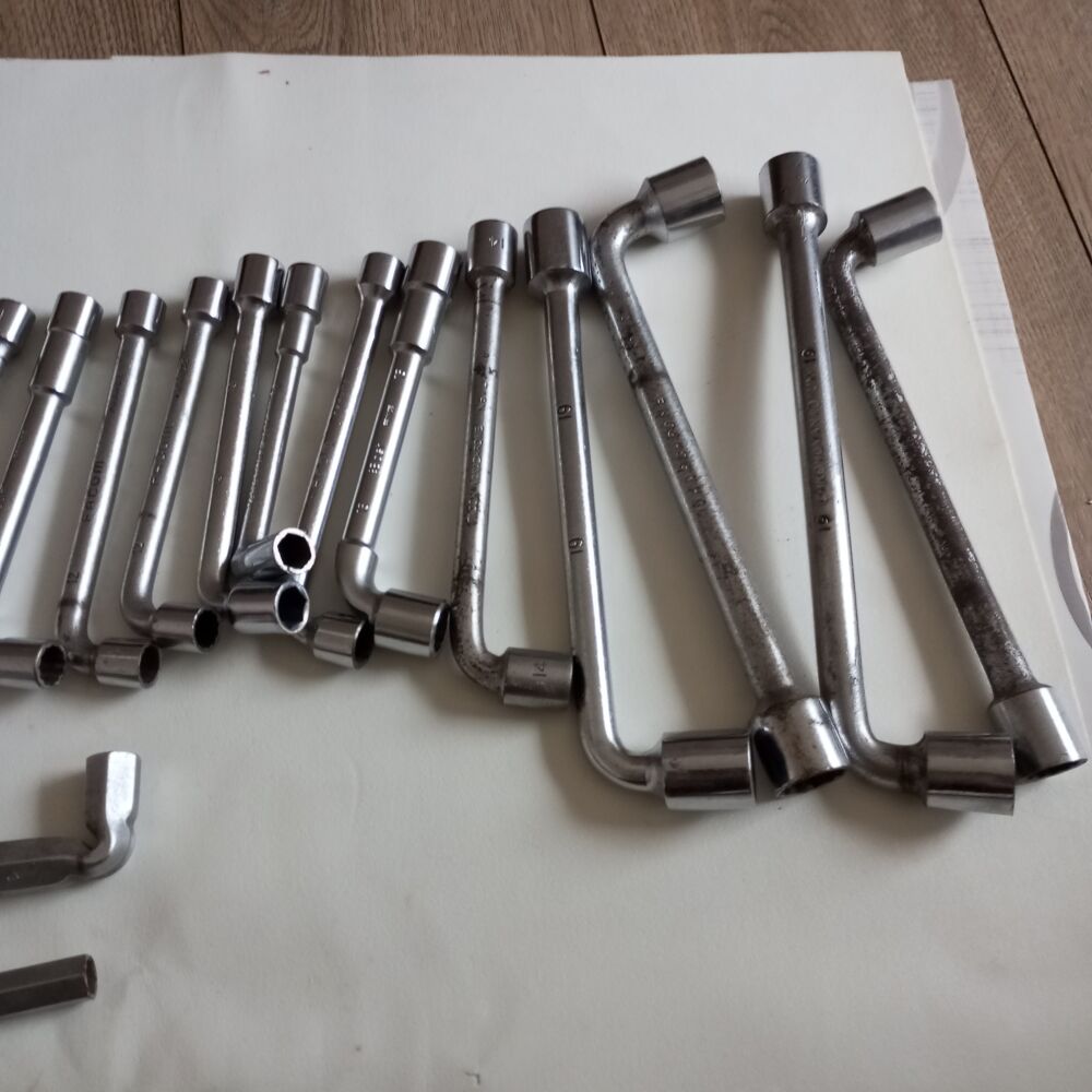 lot de 77 clefs et douilles Bricolage