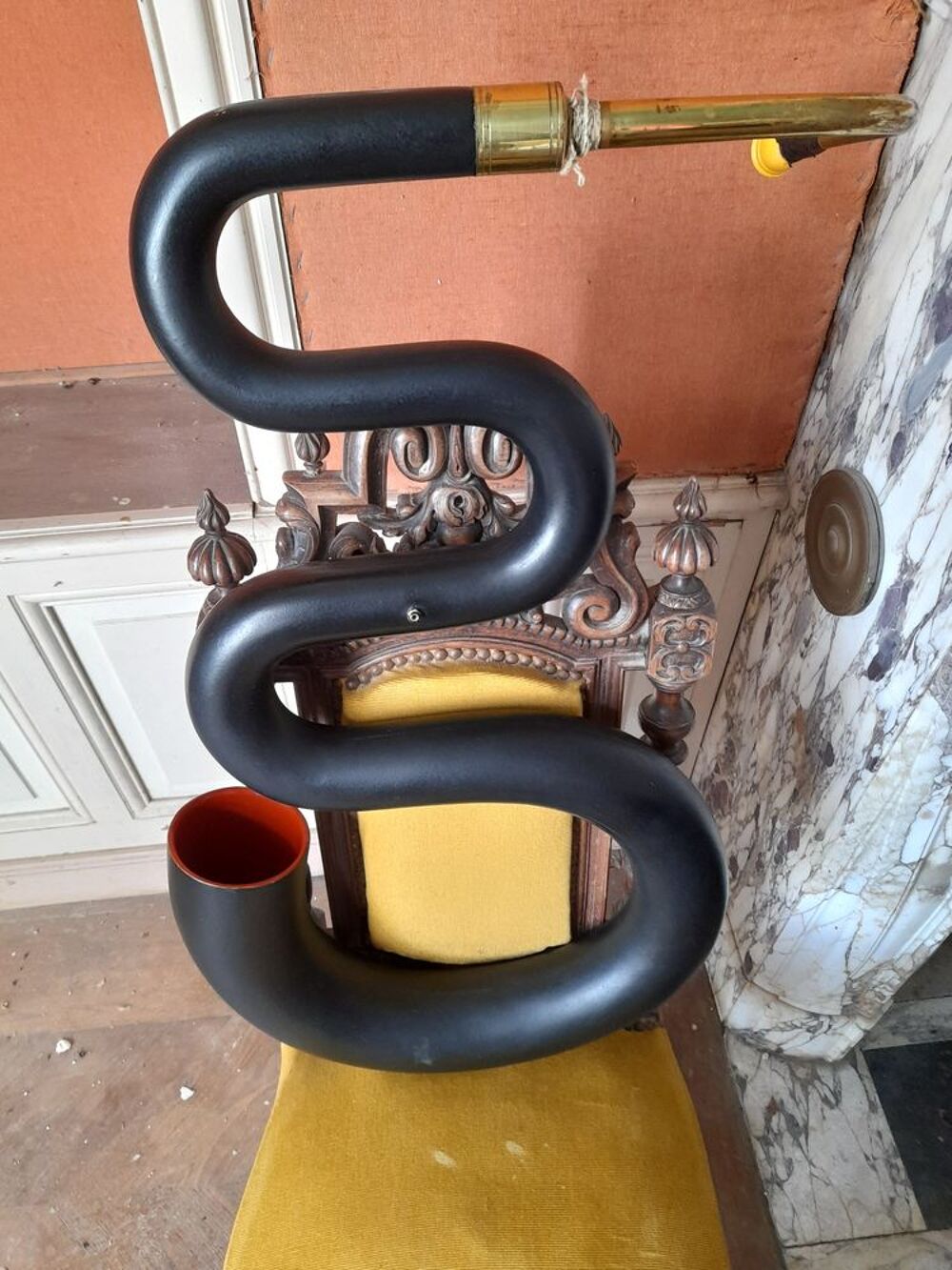Basse de cornet &agrave; bouquin : Serpent Instruments de musique