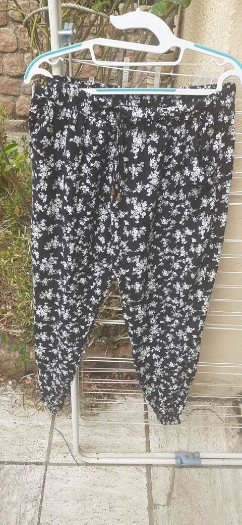 lot 1 robe, 1 pantalon, 1 haut femme L 3 La Romagne (49)