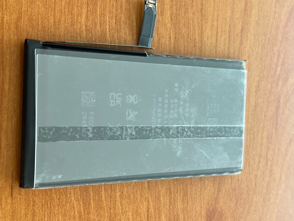 Batterie iPhone 14 neuve Téléphones et tablettes
