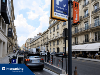  Parking / Garage à louer 12 m² Paris