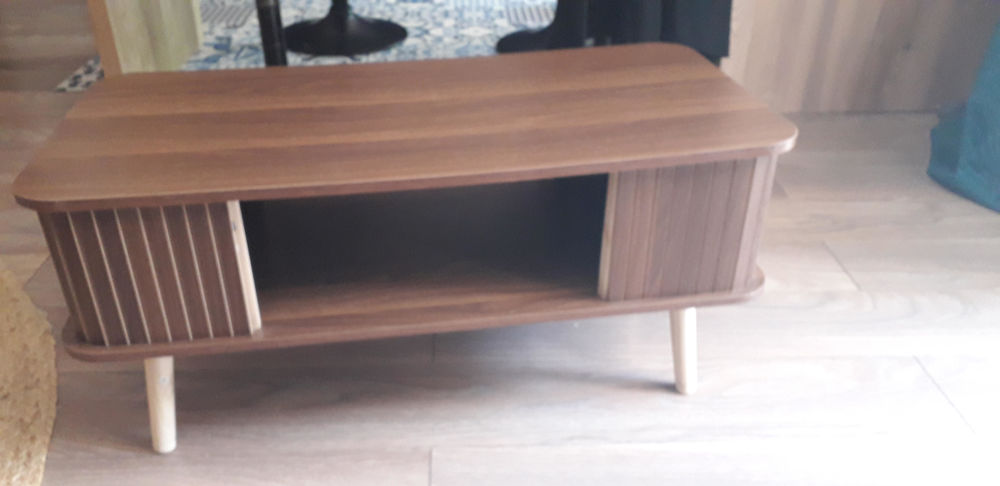 TABLE BASSE OU TV TBE..... Meubles