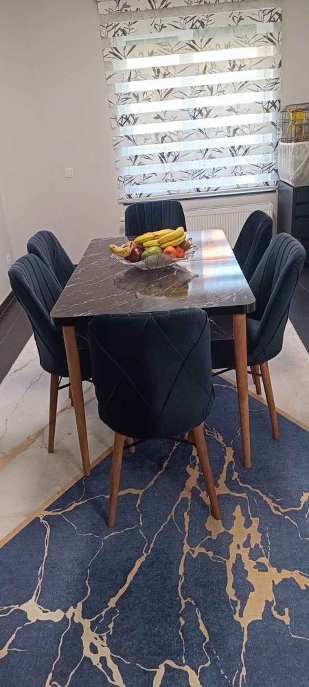 Prix choc &eth;Ÿ'&yen;&eth;Ÿ'&yen; La nouvelle table &agrave; manger extensible avec 6 chaises seulement &agrave; 350 euros !!! Les dimensions de la table sont Meubles