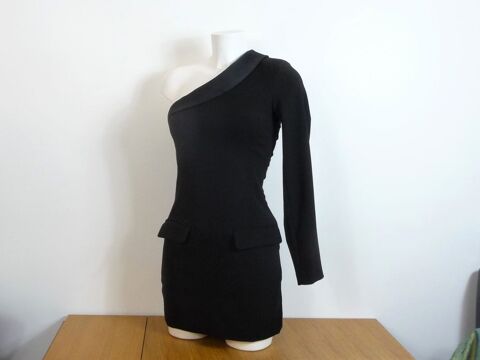 Robe Blazer Noir à 1 Epaule Dénudée et 1 Manche Longue- Zara 60 Paris 15 (75)