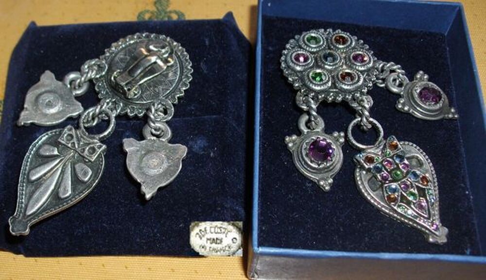 Vintage paire de boucles d'oreilles ''ZOE COSTE" Bijoux et montres