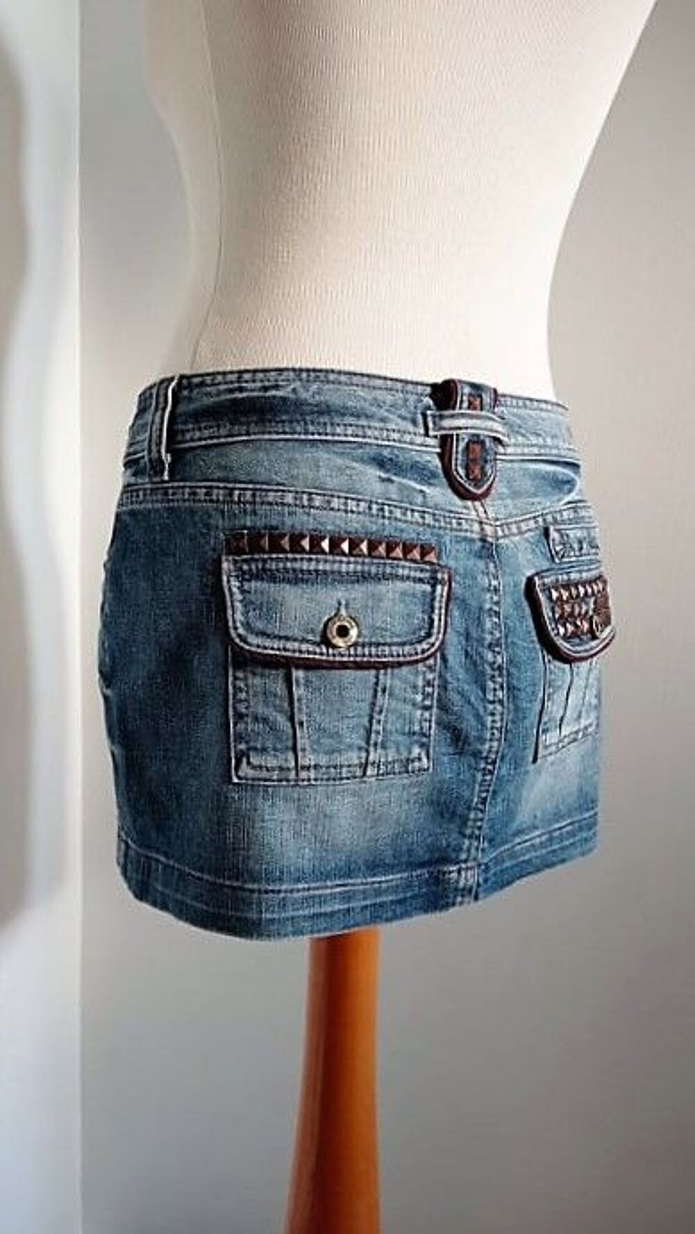 Jupe Jean GUESS Taille 27 V�tements