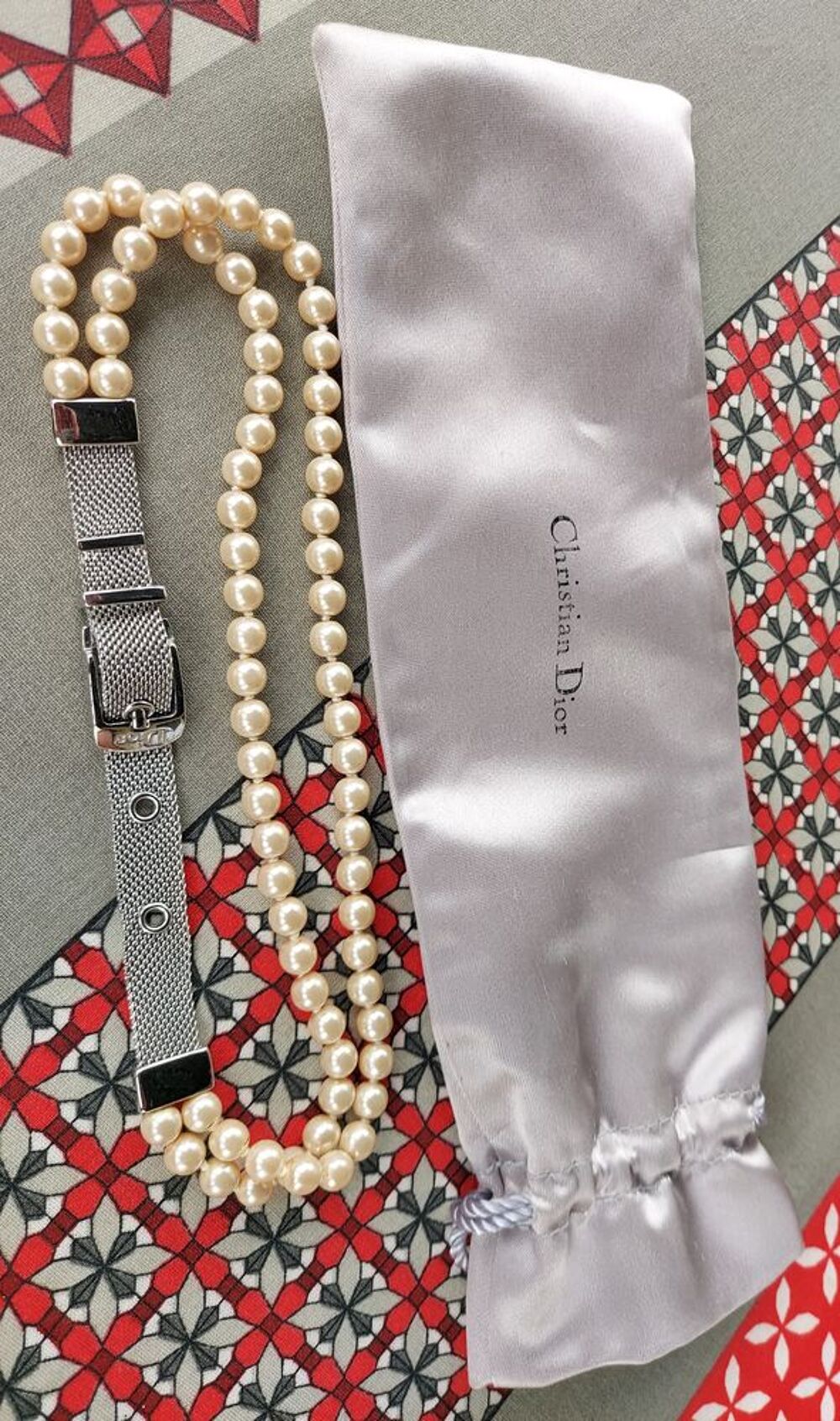 Collier Christian DIOR neuf. Bijoux et montres