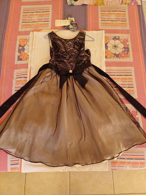 Robe soirée fillette 35 Bois de Nèfles Saint Paul (97)