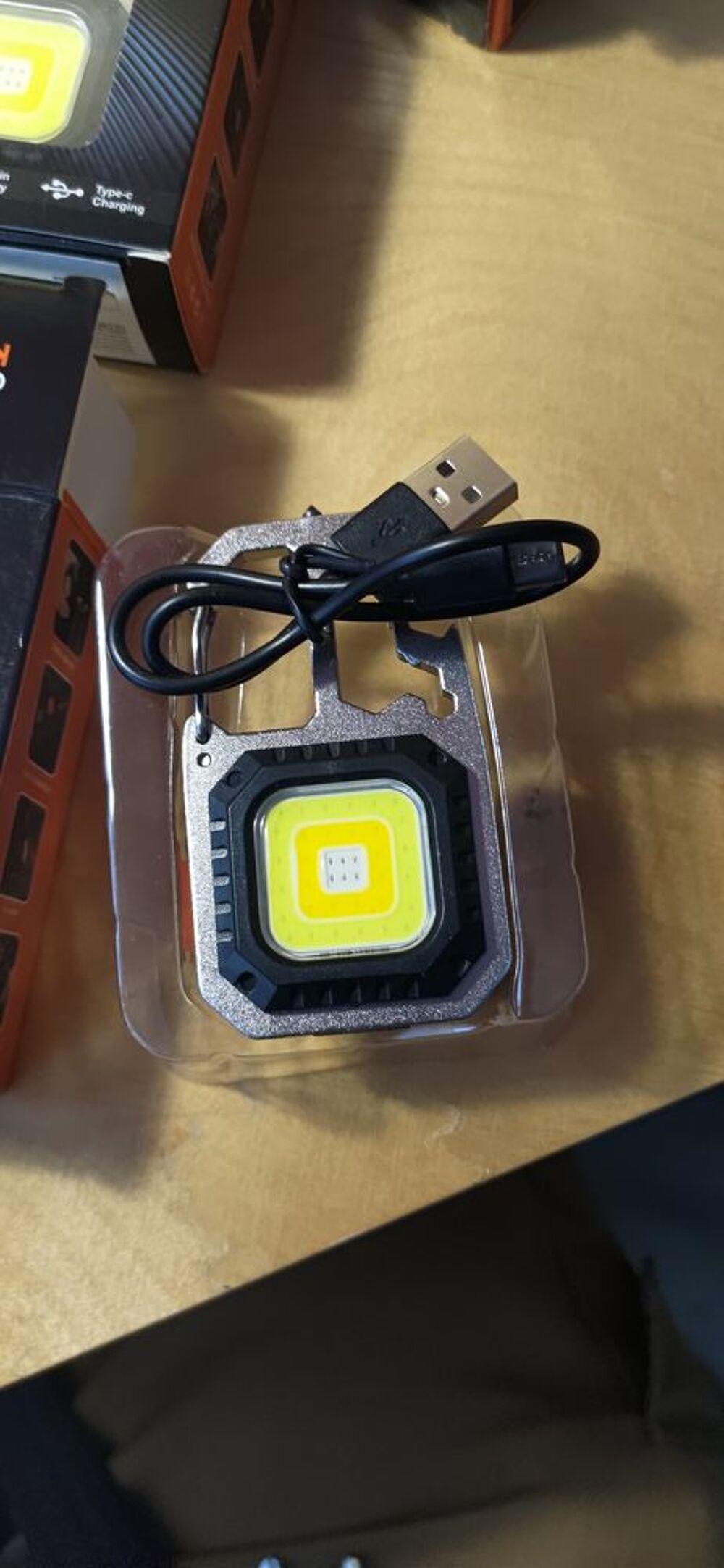Mini lampe hyper puissante et pleins d'option Matériel informatique