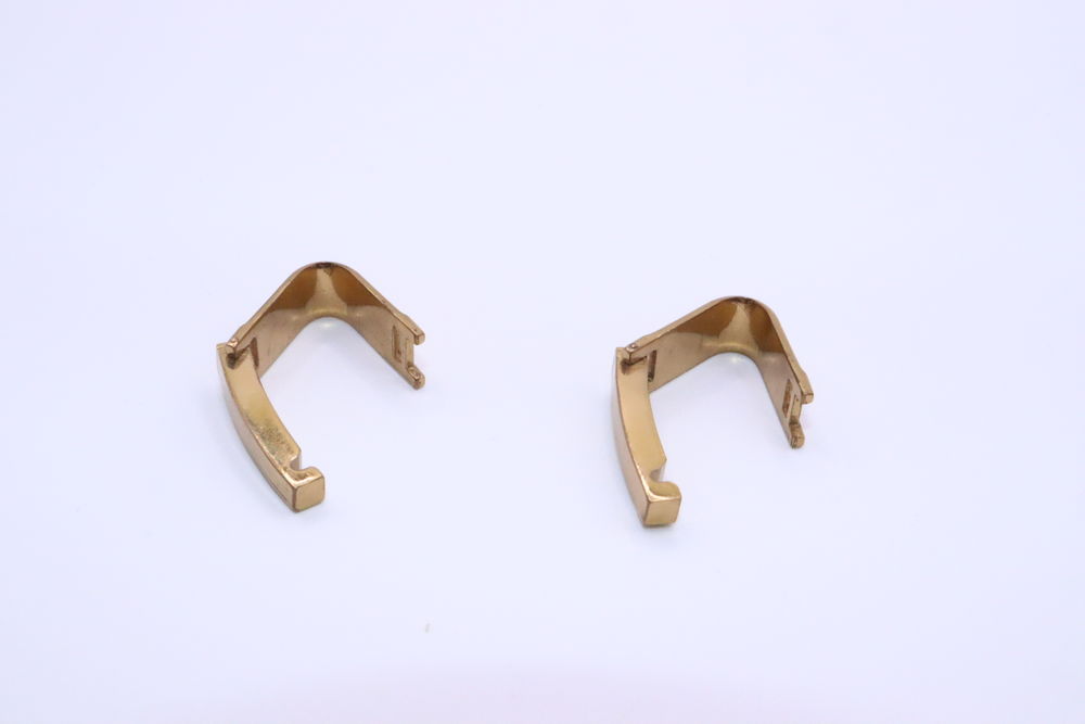 Boutons de manchettes originales
Bijoux et montres