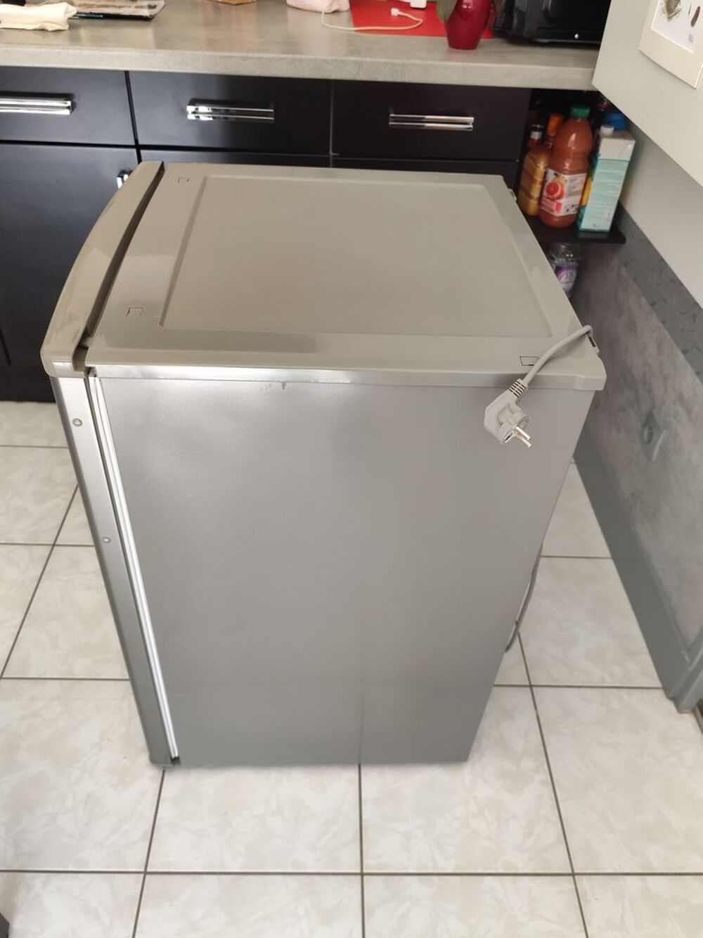 Cong&eacute;lateur candy gris tr&egrave;s bon &eacute;tat Electroménager