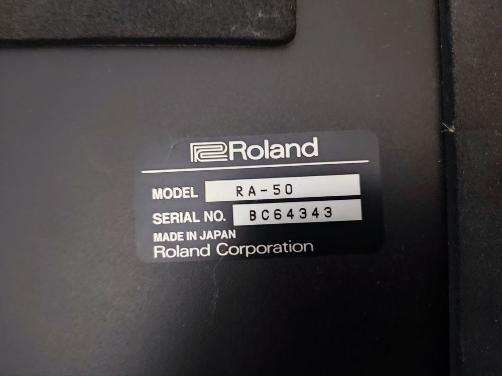 ROLAND RA 50
REAL TIME ARRANGER Instruments de musique