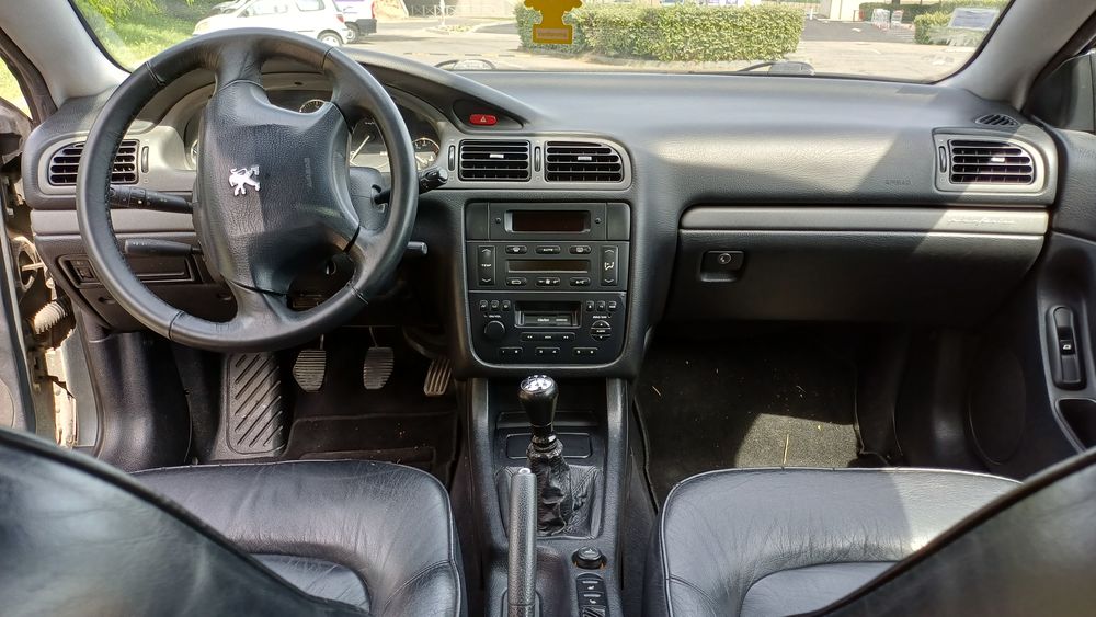 406 Coupe 406 Coup&eacute; 2.0i Pack 2001 occasion 84100 Orange