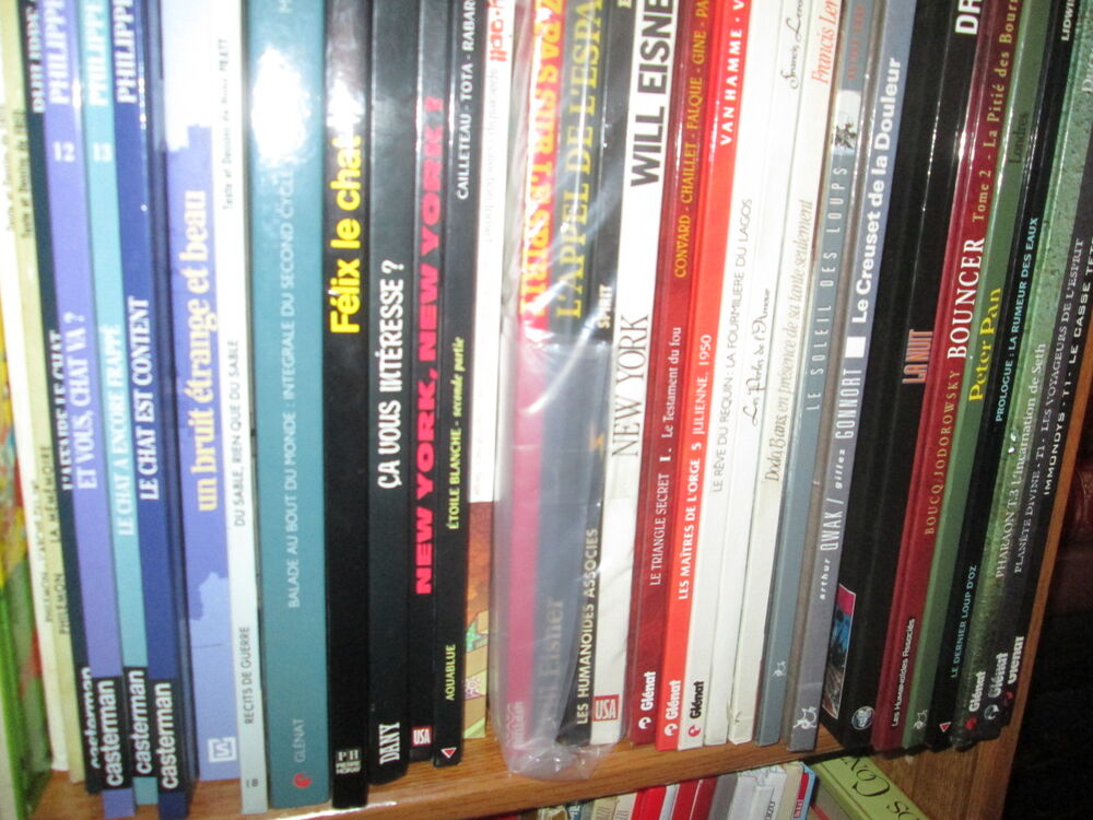Dizaines de bandes dessin&eacute;es modernes et de collection Livres et BD