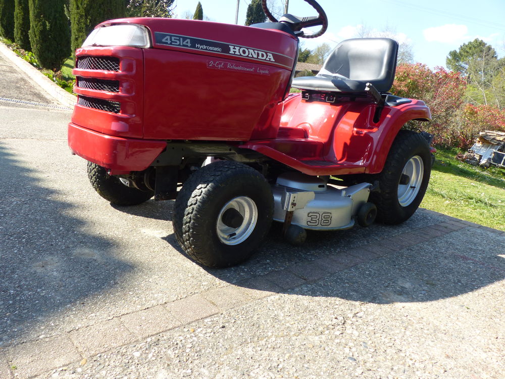 A vendre tracteur tondeuse honda 4514 H Jardin