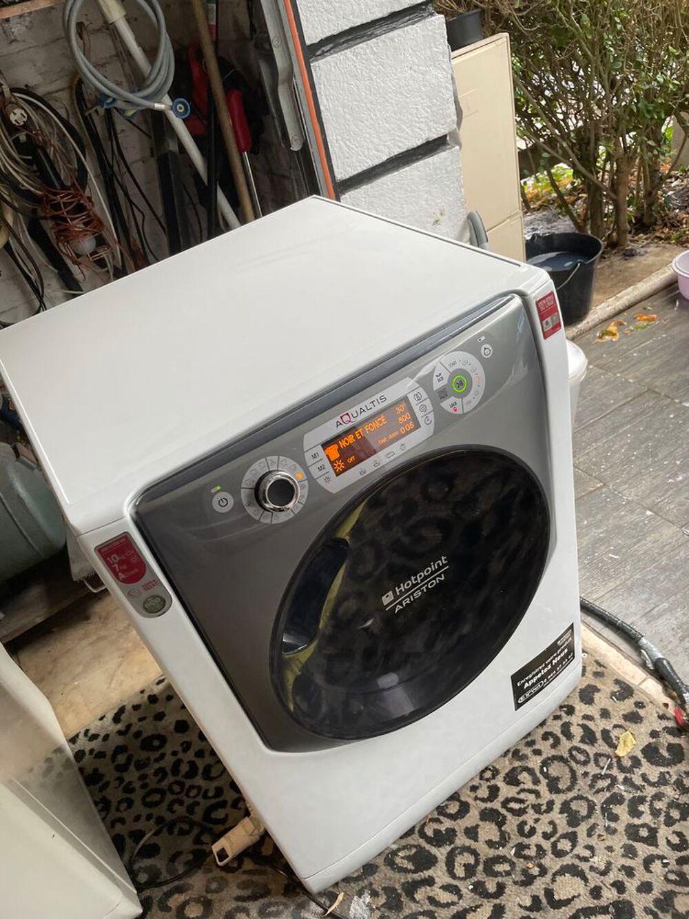lave-linge s&eacute;chante. Marque Ariston 10/7 kg s&eacute;chant livraiso Electroménager
