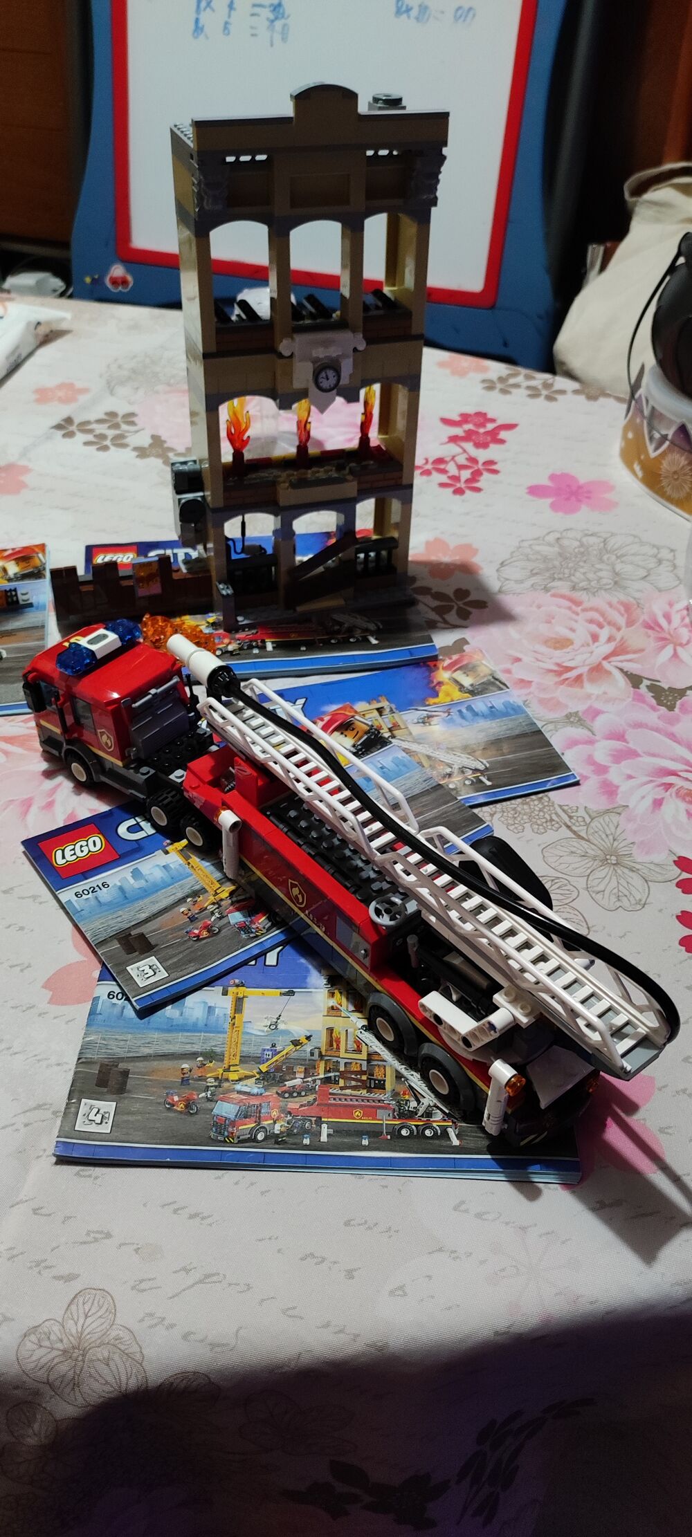 LEGO 60216 pompiers et batiments en feu Jeux / jouets