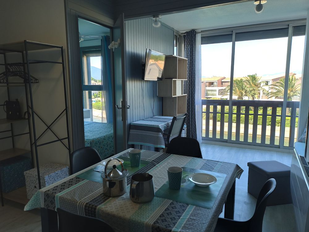   Beau T2 sur l'eau 4/5 pers.  Languedoc-Roussillon, St Cyprien Plage (66750)