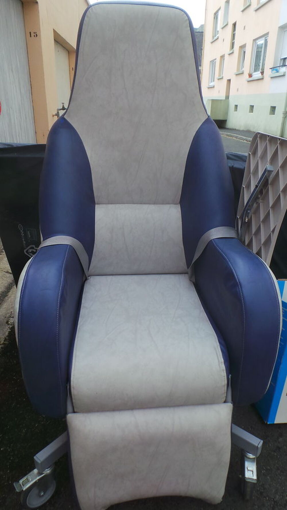 fauteuil m&eacute;dical tr&egrave;s bonne &eacute;tat Electroménager