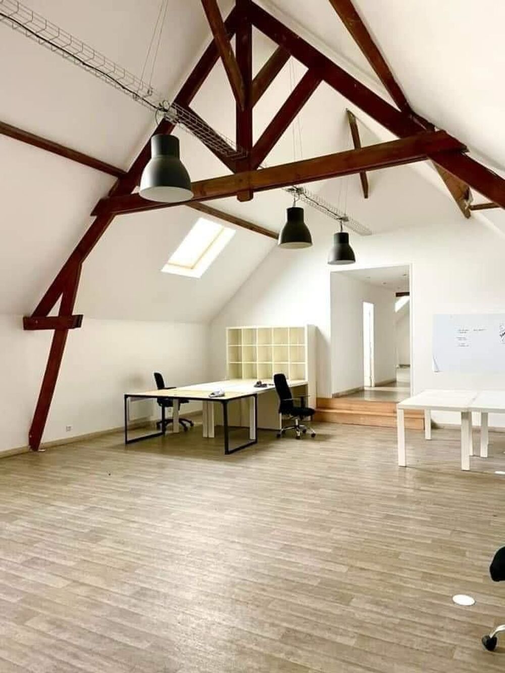   A LOUER – Bâtiment de Caractère à Caëstre (330 m² + Parking) Caëstre
