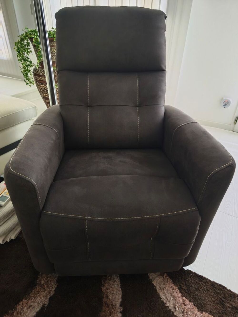Fauteuil releveur &eacute;lectrique vivalift Meubles