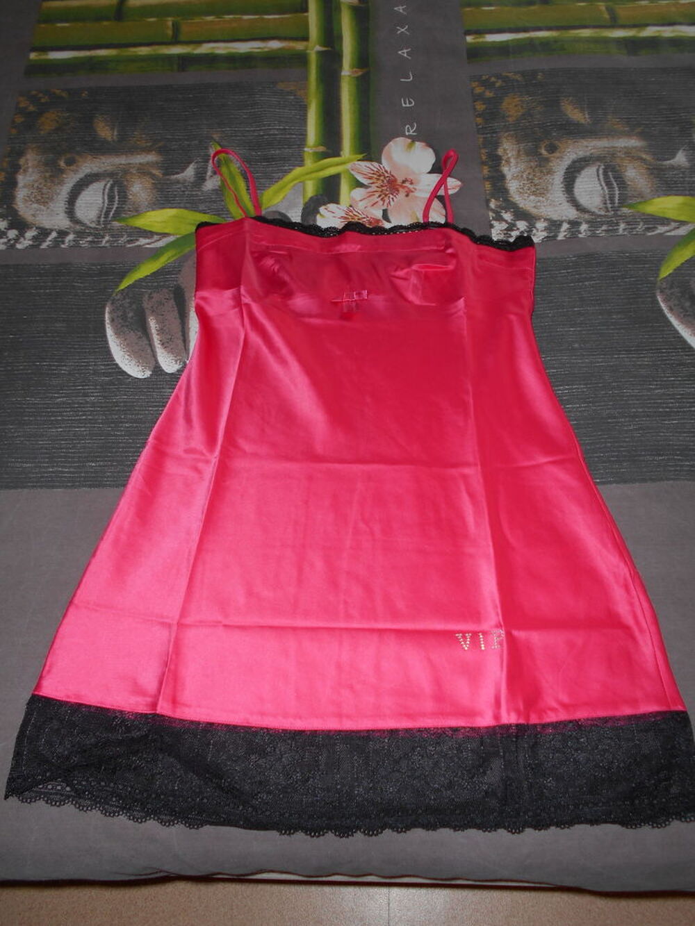 Nuisette rouge, rose marque originale ETAM Vêtements