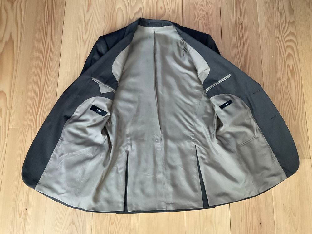 Costume Hugo Boss
Vêtements
