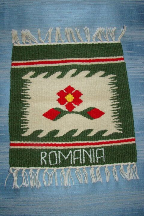 Petit tapis artisanal en laine tissé main (Judet de Prahova) 25 Gargenville (78)