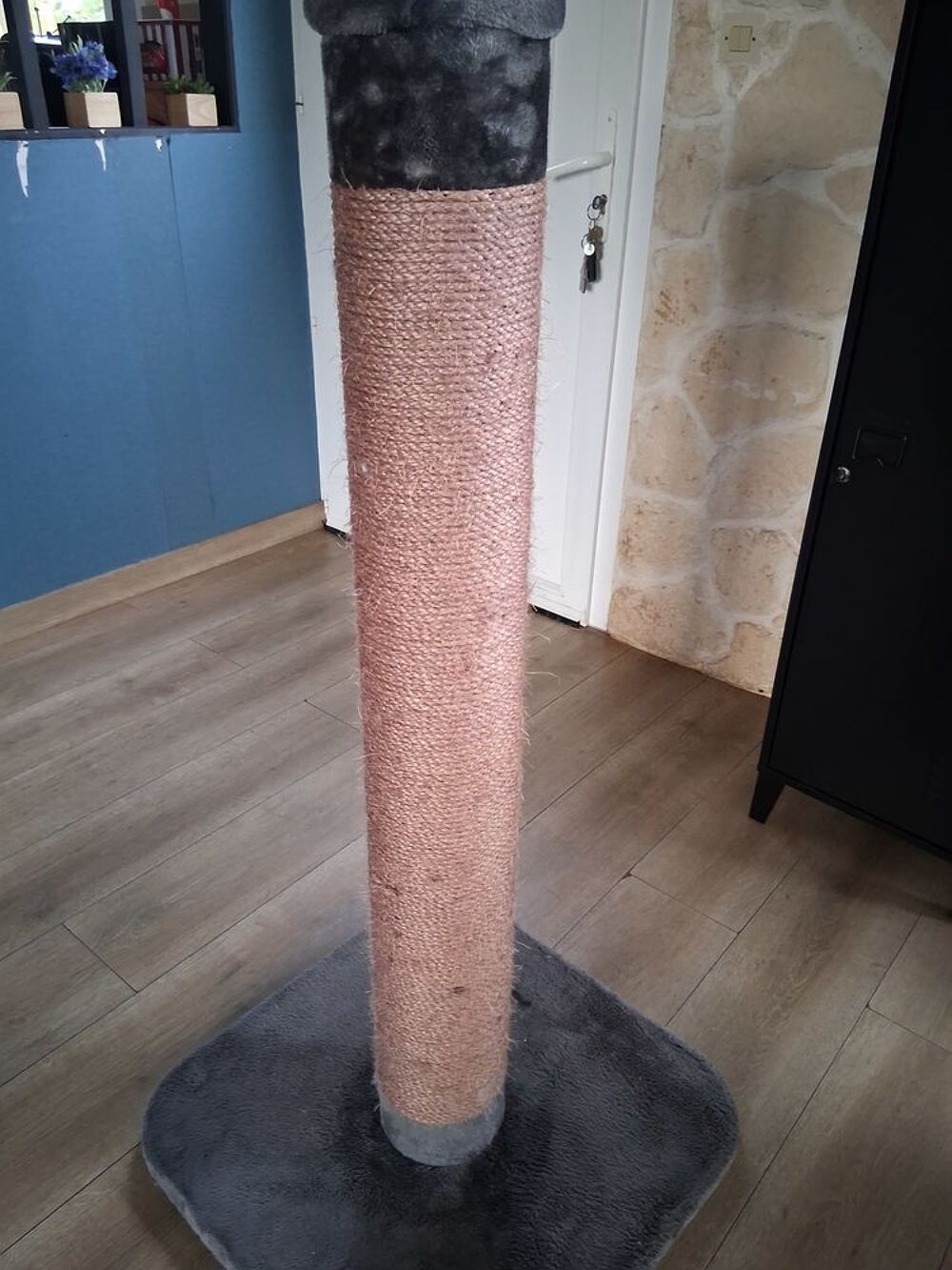   Grand griffoir a chat très bon etat  