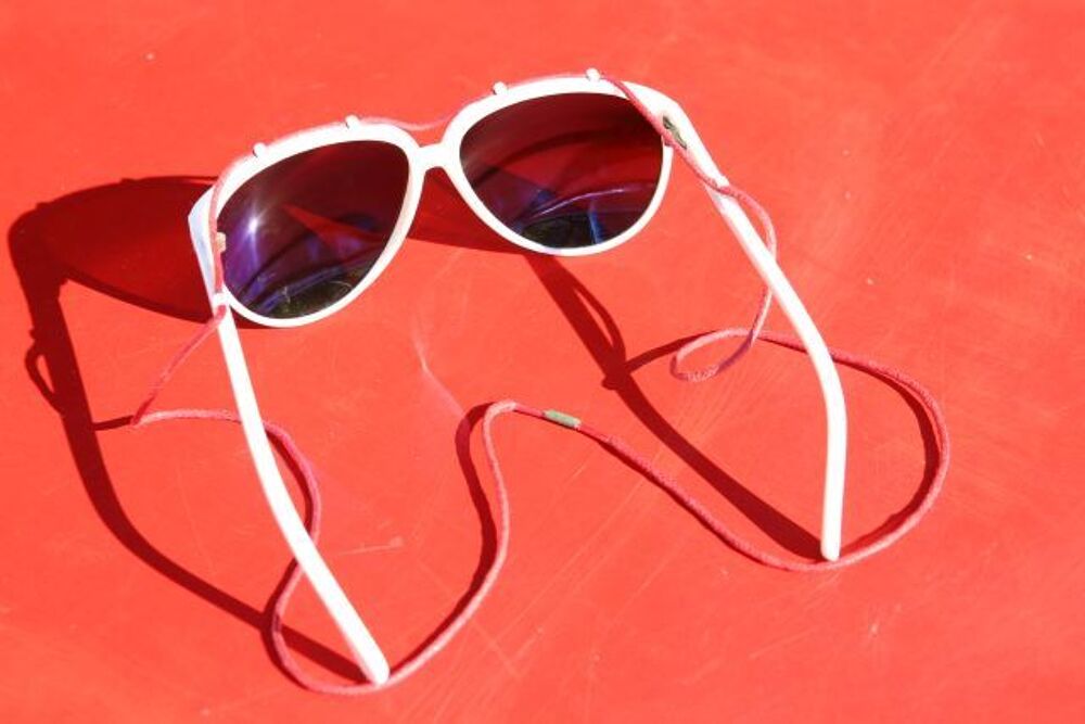 Paire de lunettes pharmasol neuve Bijoux et montres