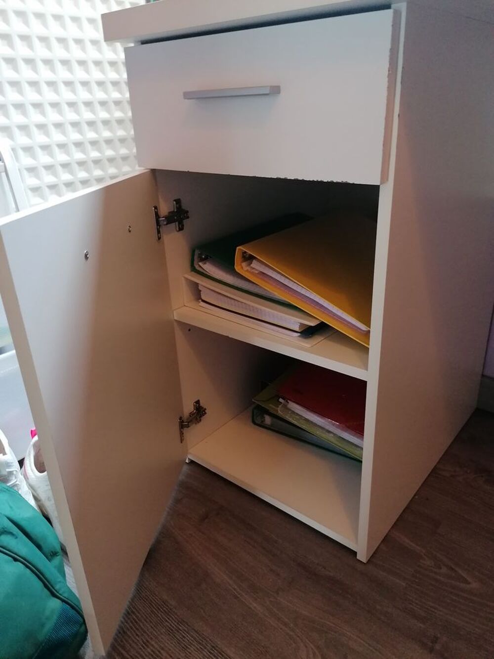 Bureau Blanc FINLANDEK . Tr&egrave;s robuste
Meubles